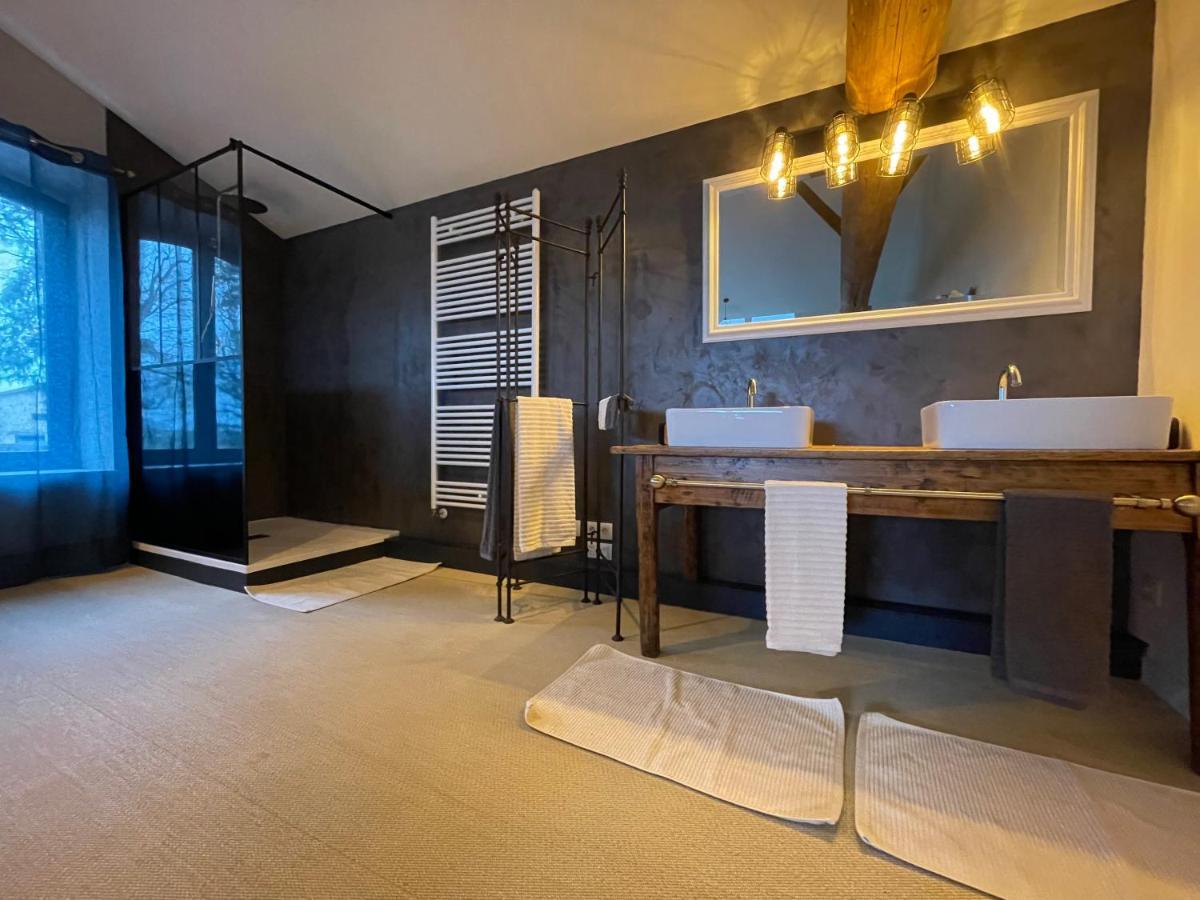 La Grange Aux Hirondelles - Appartement Complet Et Independant Commelle-Vernay Exteriör bild